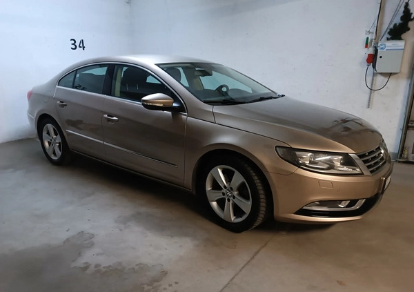 Volkswagen Passat cena 40900 przebieg: 230000, rok produkcji 2015 z Lubin małe 497